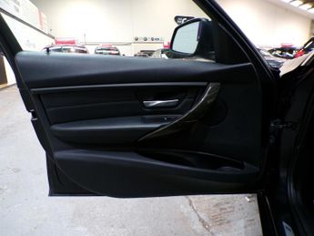 BMW 3 SERIES 3.0 330D LUXURY 4DR Automatic