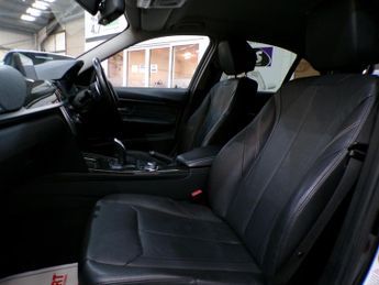 BMW 3 SERIES 3.0 330D LUXURY 4DR Automatic