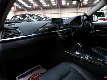 BMW 3 SERIES 3.0 330D LUXURY 4DR Automatic