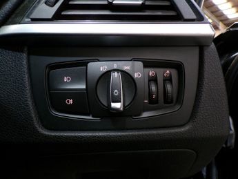 BMW 3 SERIES 3.0 330D LUXURY 4DR Automatic