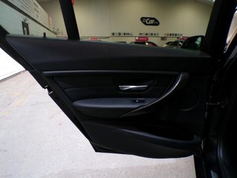 BMW 3 SERIES 3.0 330D LUXURY 4DR Automatic