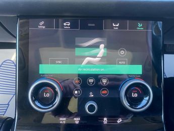 LAND ROVER RANGE ROVER VELAR 2.0 SE 5DR Automatic