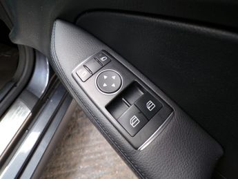 MERCEDES-BENZ SLK 2.1 SLK250 CDI BLUEEFFICIENCY AMG SPORT 2DR Automatic