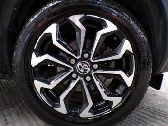 TOYOTA YARIS CROSS 1.5 DESIGN FHEV 5DR Automatic