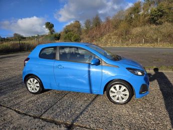 Peugeot 108 1.2 PURETECH ALLURE 5DR Manual