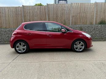 Peugeot 208 1.2 STYLE 5DR Manual