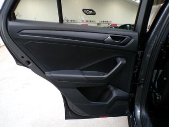 VOLKSWAGEN T-ROC 1.5 R-LINE TSI EVO DSG 5DR Semi Automatic