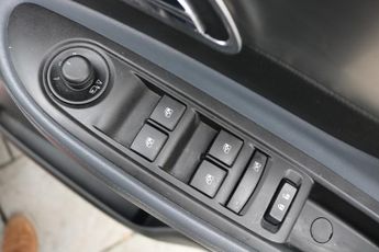 VAUXHALL MOKKA HATCHBACK 1.4 SE 5DR Automatic