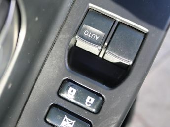 TOYOTA YARIS HYBRID ELECTRIC HAT 1.5 VVT-I DESIGN 5DR CVT