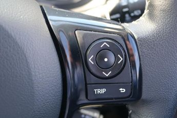 TOYOTA YARIS HYBRID ELECTRIC HAT 1.5 VVT-I DESIGN 5DR CVT