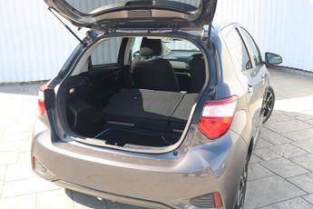 TOYOTA YARIS HYBRID ELECTRIC HAT 1.5 VVT-I DESIGN 5DR CVT