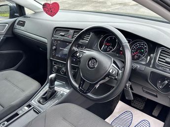 VOLKSWAGEN GOLF 1.6 SE TDI BLUEMOTION TECHNOLOGY DSG 5DR Semi Automatic