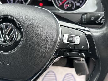 VOLKSWAGEN GOLF 1.6 SE TDI BLUEMOTION TECHNOLOGY DSG 5DR Semi Automatic