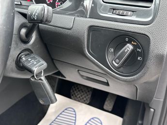 VOLKSWAGEN GOLF 1.6 SE TDI BLUEMOTION TECHNOLOGY DSG 5DR Semi Automatic