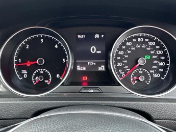 VOLKSWAGEN GOLF 1.6 SE TDI BLUEMOTION TECHNOLOGY DSG 5DR Semi Automatic