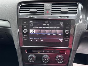 VOLKSWAGEN GOLF 1.6 SE TDI BLUEMOTION TECHNOLOGY DSG 5DR Semi Automatic