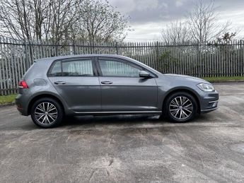 VOLKSWAGEN GOLF 1.6 SE TDI BLUEMOTION TECHNOLOGY DSG 5DR Semi Automatic