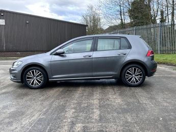 VOLKSWAGEN GOLF 1.6 SE TDI BLUEMOTION TECHNOLOGY DSG 5DR Semi Automatic