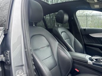 MERCEDES-BENZ C-CLASS 2.1 C300 H AMG LINE PREMIUM PLUS 4DR AUTOMATIC