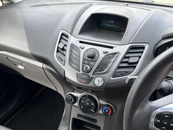FORD FIESTA 1.2 STUDIO 3DR Manual