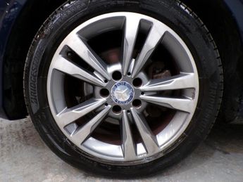 MERCEDES-BENZ E-CLASS 2.1 E220 CDI SE 2DR Automatic