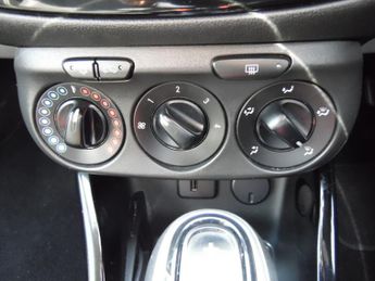 VAUXHALL CORSA 1.4 SE NAV 5DR AUTOMATIC