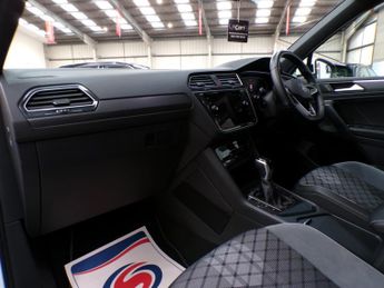 VOLKSWAGEN TIGUAN 1.5 R-LINE TSI DSG 5DR Semi Automatic