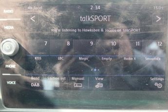 VOLKSWAGEN GOLF HATCHBACK 1.4 SE NAVIGATION TSI BLUEMOTION TECHNOLOGY DSG 5DR Semi Automat