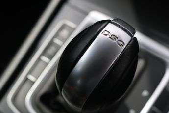 VOLKSWAGEN GOLF HATCHBACK 1.4 SE NAVIGATION TSI BLUEMOTION TECHNOLOGY DSG 5DR Semi Automat