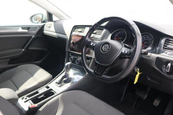 VOLKSWAGEN GOLF HATCHBACK 1.4 SE NAVIGATION TSI BLUEMOTION TECHNOLOGY DSG 5DR Semi Automat