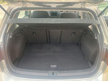 VOLKSWAGEN GOLF HATCHBACK 1.4 SE NAVIGATION TSI BLUEMOTION TECHNOLOGY DSG 5DR Semi Automat