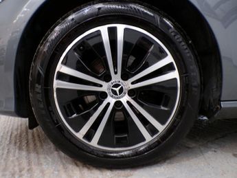 MERCEDES-BENZ E-CLASS 2.0 E 220 D SE 4DR Automatic