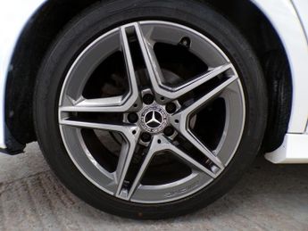 MERCEDES-BENZ A-CLASS 1.3 A 180 AMG LINE EXECUTIVE 4DR Automatic