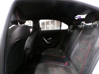 MERCEDES-BENZ A-CLASS 1.3 A 180 AMG LINE EXECUTIVE 4DR Automatic