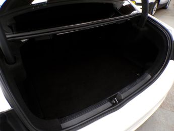 MERCEDES-BENZ A-CLASS 1.3 A 180 AMG LINE EXECUTIVE 4DR Automatic