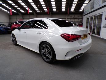 MERCEDES-BENZ A-CLASS 1.3 A 180 AMG LINE EXECUTIVE 4DR Automatic