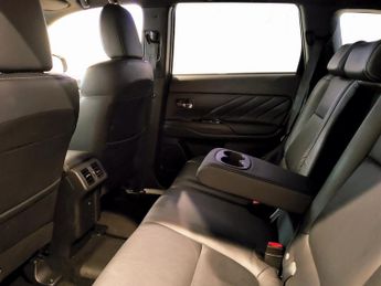 MITSUBISHI OUTLANDER 2.4 PHEV 4H 5DR CVT