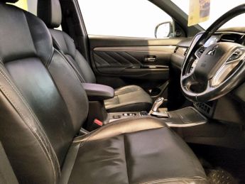 MITSUBISHI OUTLANDER 2.4 PHEV 4H 5DR CVT