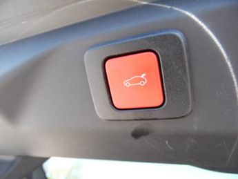 PEUGEOT 3008 GT 5DR AUTOMATIC