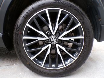 TOYOTA CHR 1.8 EXCEL 5DR CVT