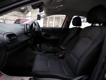 HYUNDAI I30 1.0 T-GDI SE CONNECT MHEV 5DR Automatic