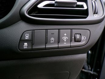 HYUNDAI I30 1.0 T-GDI SE CONNECT MHEV 5DR Automatic