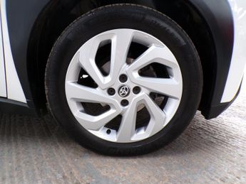 TOYOTA AYGO X 1.0 VVT-I PURE 5DR Automatic
