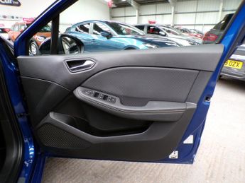 RENAULT CLIO 1.6 E-TECH ENGINEERED PHEV 5DR Automatic