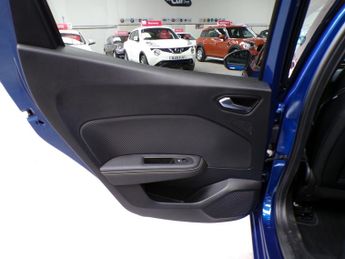 RENAULT CLIO 1.6 E-TECH ENGINEERED PHEV 5DR Automatic