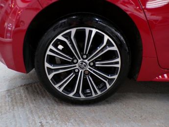 TOYOTA COROLLA 1.8 VVT-I DESIGN 5DR CVT