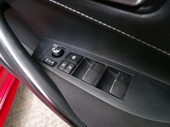 TOYOTA COROLLA 1.8 VVT-I DESIGN 5DR CVT