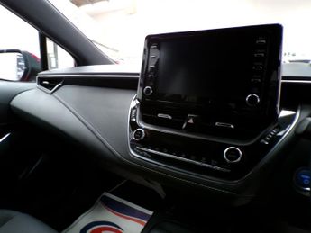 TOYOTA COROLLA 1.8 VVT-I DESIGN 5DR CVT