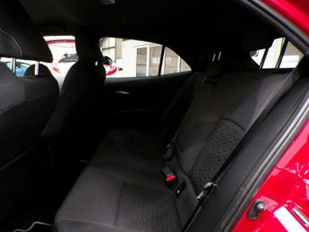 TOYOTA COROLLA 1.8 VVT-I DESIGN 5DR CVT