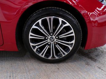TOYOTA COROLLA 1.8 VVT-I DESIGN 5DR CVT